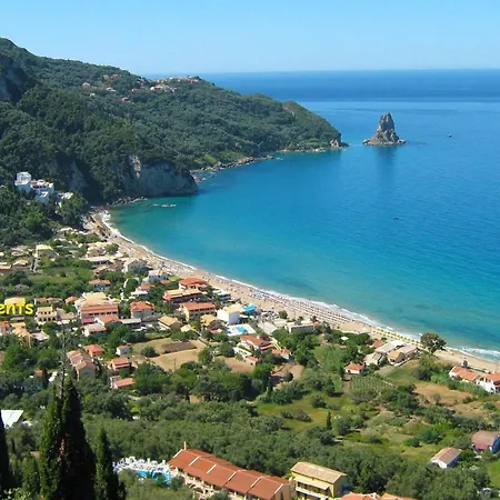 Daire Spiros On Agios Gordios Beach, Corfu, Greece