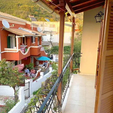 Spiros On Agios Gordios Beach, Corfu, Greece Appartement